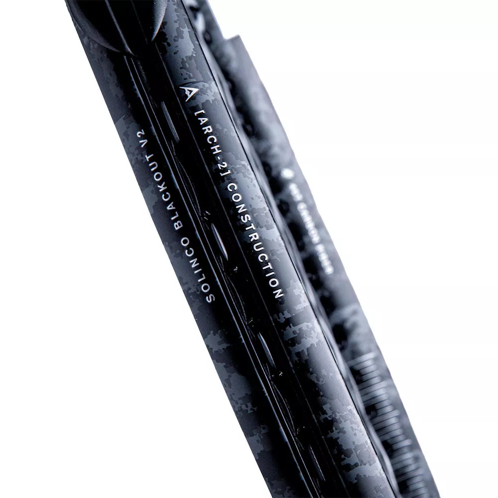 Solinco Black Out 285 tennisracket