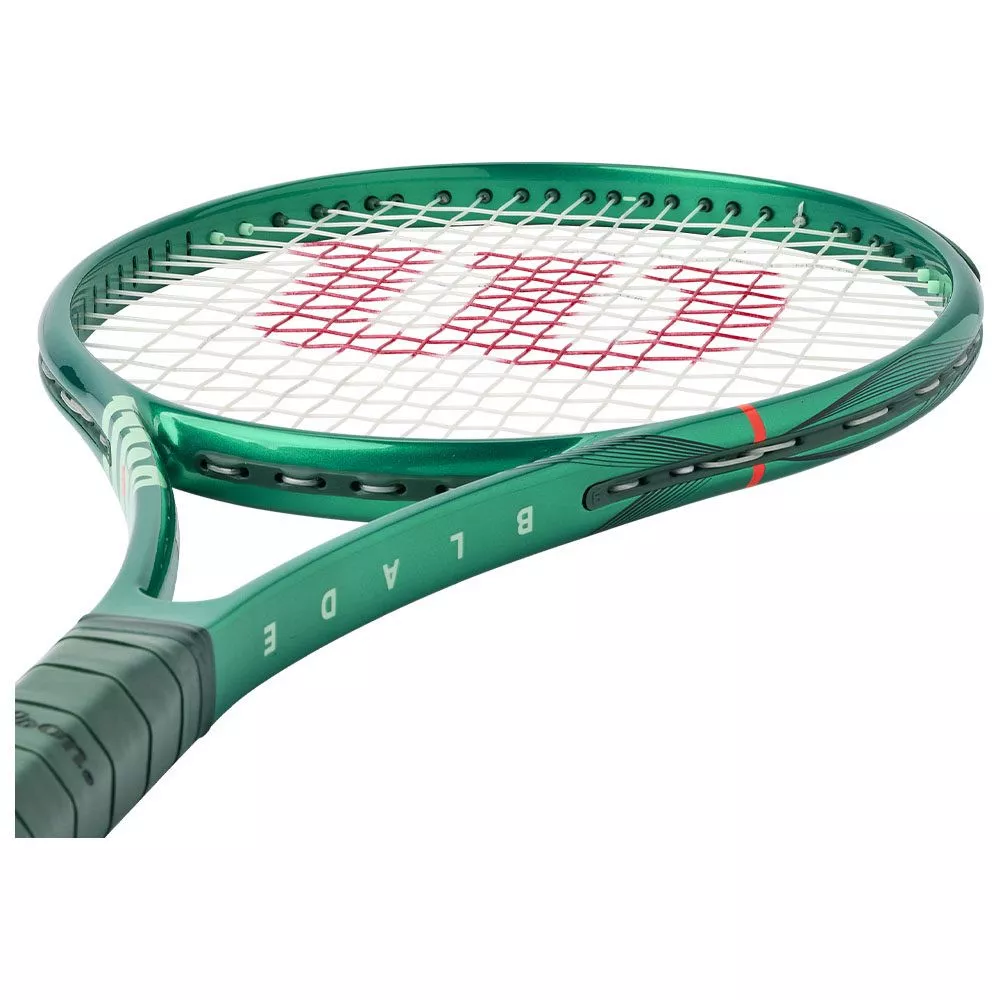 Wilson Blade 104 V10 tennisracket (290 g)
