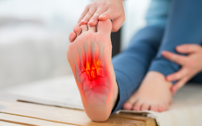 Fasciitis plantaris begrijpen en voorkomen: onze tips om je tennisschoenen aan te passen