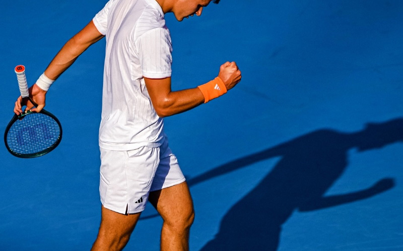 Tennis in competitie: welke kleding kies je om goed te presteren en aan het reglement te voldoen?